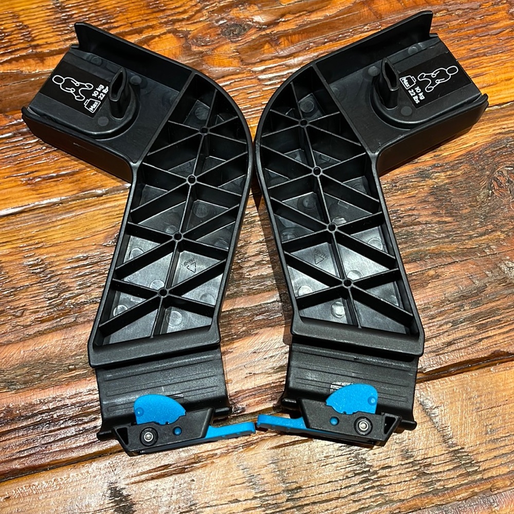 THULE CAR SEAT ADAPTER FOR URBAN GLIDE - MAXI-COSI / NUNA / CYBEX / CLEK